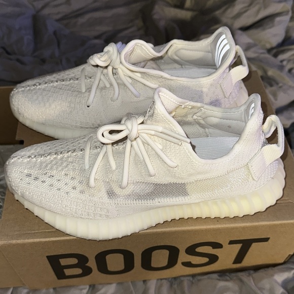 YEEZY 350 V2 BONE